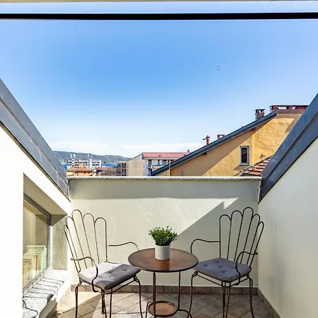 L'atelier, Artistc Apartment, Ac Wifi, Garage, Arona, By Guestaly * Арона