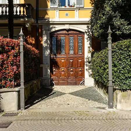 Appartamento L'atelier, Artistc Apartment, Ac Wifi, Garage, Arona, By Guestaly *