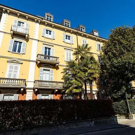 Appartamento L'atelier, Artistc Apartment, Ac Wifi, Garage, Arona, By Guestaly *