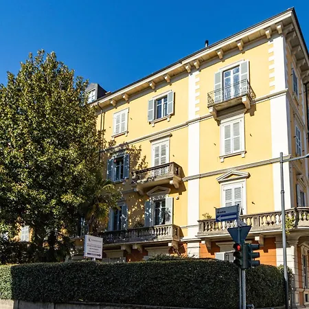 Appartamento L'atelier, Artistc Apartment, Ac Wifi, Garage, Arona, By Guestaly Arona